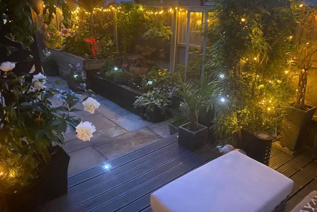 Appartement Secret Gem 1 Bed Garden Flat Private Luxury Hot Tub à Bornemouth Extérieur photo