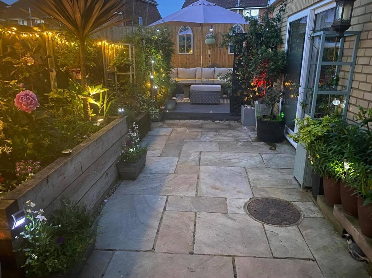 Appartement Secret Gem 1 Bed Garden Flat Private Luxury Hot Tub à Bornemouth Extérieur photo