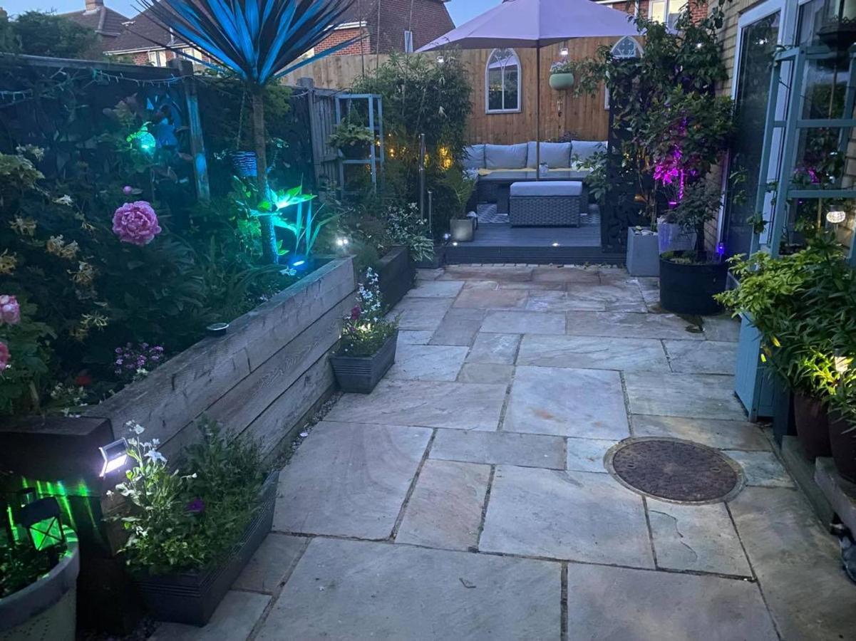 Appartement Secret Gem 1 Bed Garden Flat Private Luxury Hot Tub à Bornemouth Extérieur photo