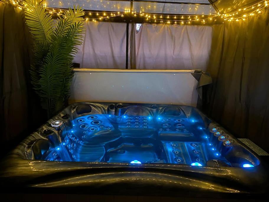Appartement Secret Gem 1 Bed Garden Flat Private Luxury Hot Tub à Bornemouth Extérieur photo