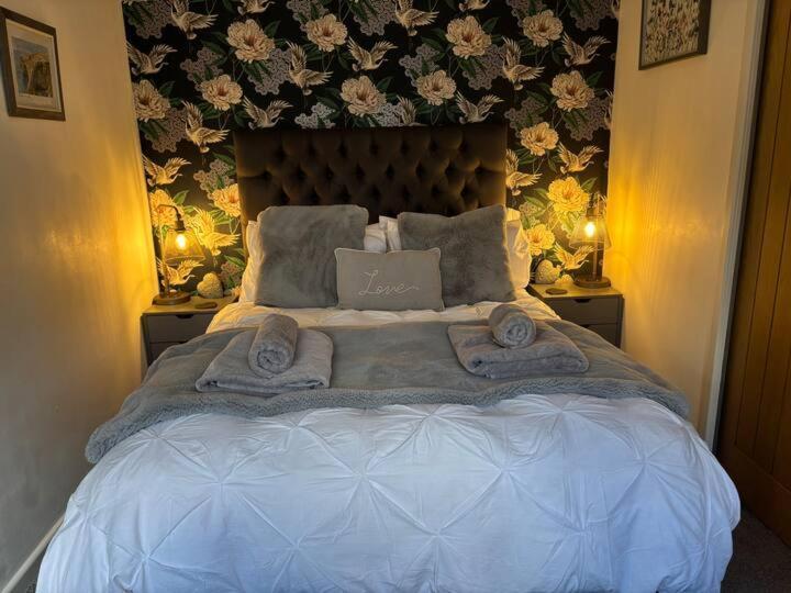 Appartement Secret Gem 1 Bed Garden Flat Private Luxury Hot Tub à Bornemouth Extérieur photo