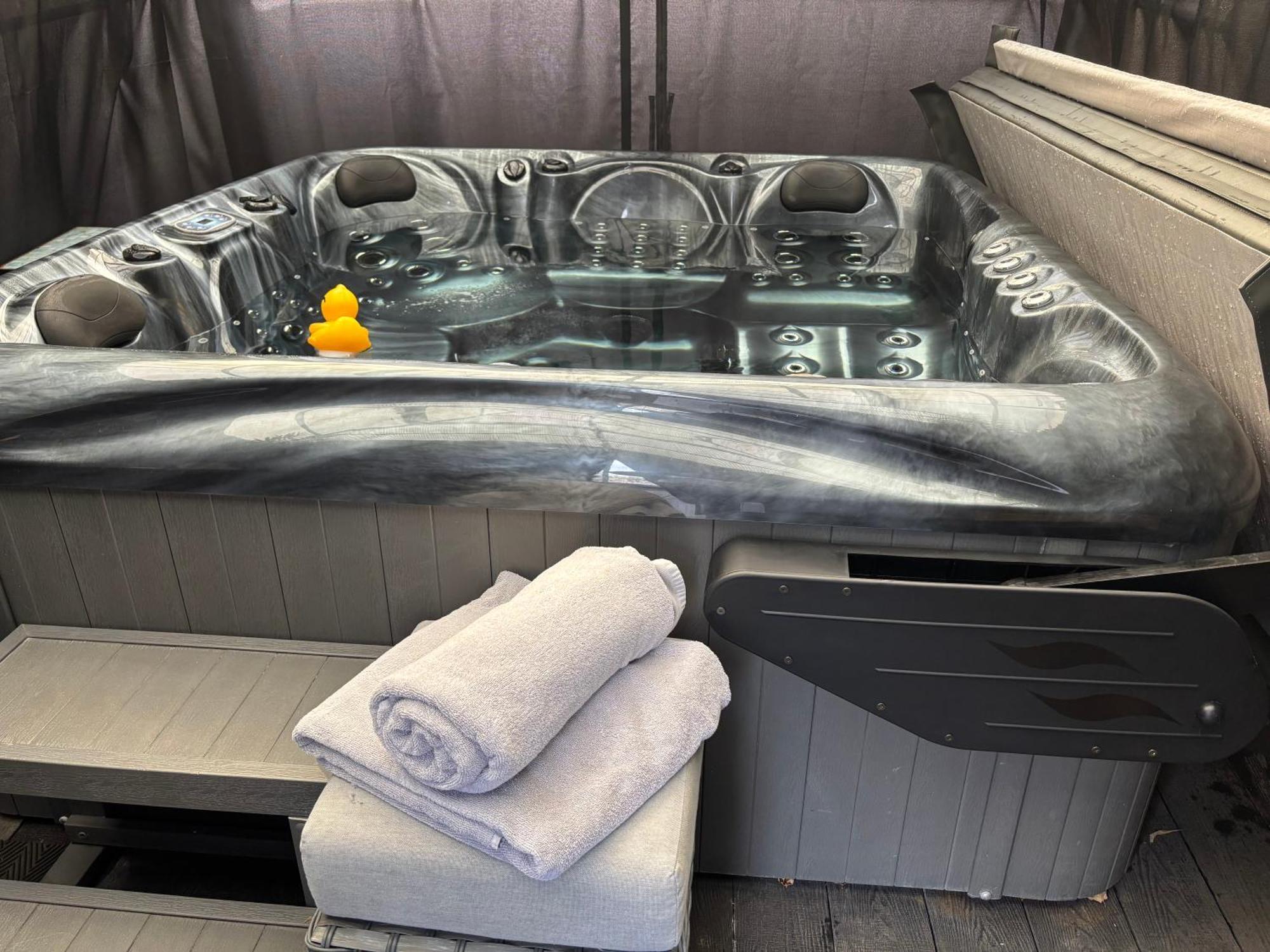 Appartement Secret Gem 1 Bed Garden Flat Private Luxury Hot Tub à Bornemouth Extérieur photo